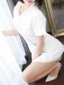 肨